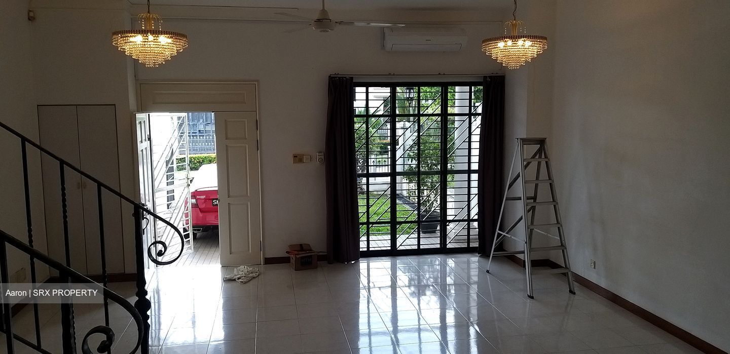 Stratton Drive (D28), Terrace #321840361